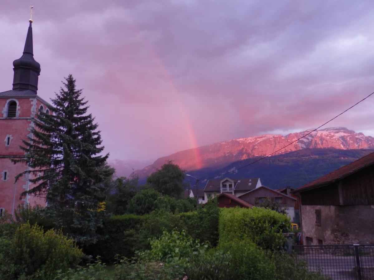 לינה וארוחת בוקר Marignier Au Coeur Des Alpes מראה חיצוני תמונה